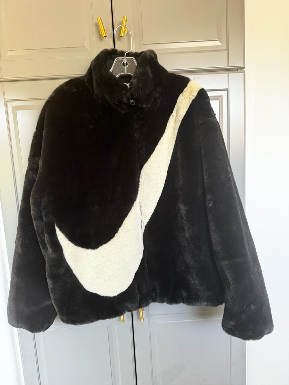 Nike Faux Fur Teddy Jacket
Sz M